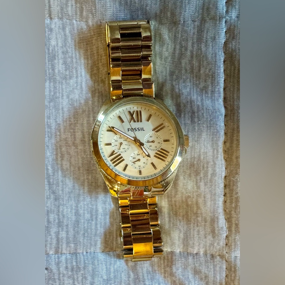 Women’s Fossil Watch